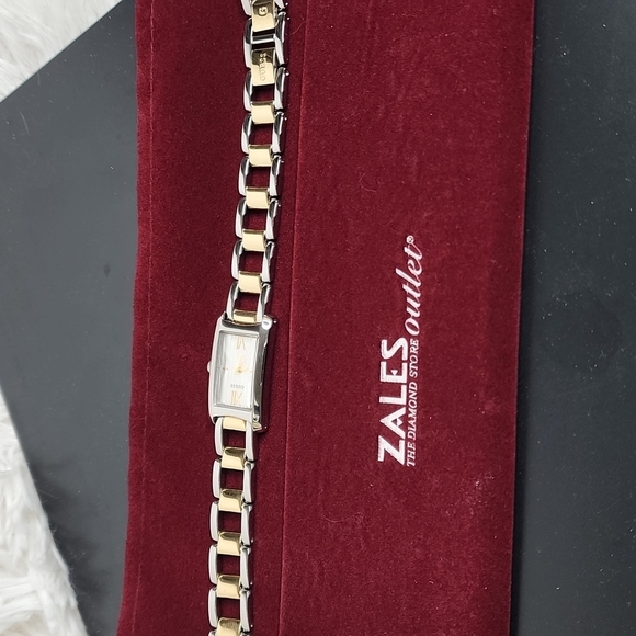 GUESS | TWO TONE WATCH - Picture 1 of 6